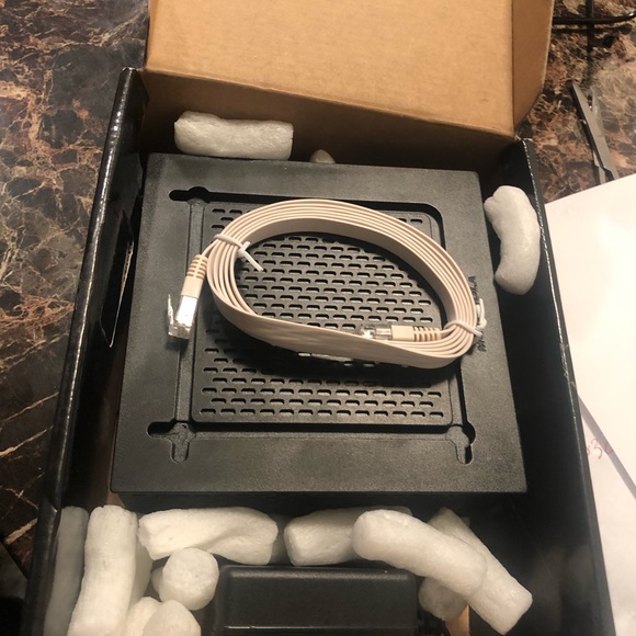 Motorola SURFboard SB6120, DOCSIS 3.0 Cable Modem - Picture 14 of 14